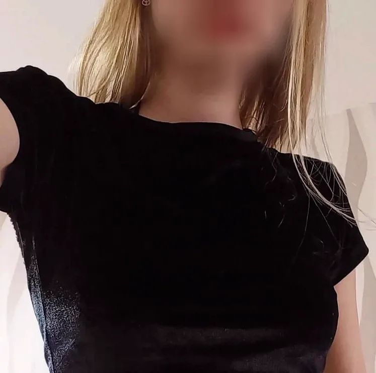 Aino, 25
