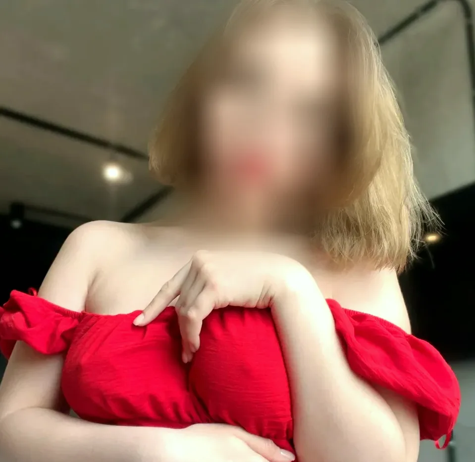 Camilla, 20