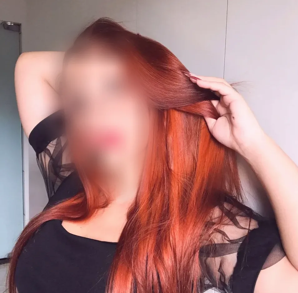Leyla, 32