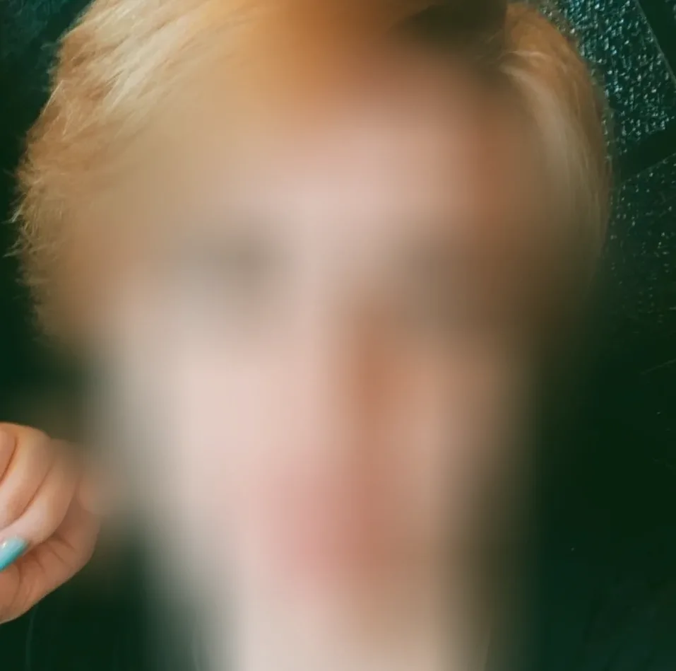 Sanni, 26