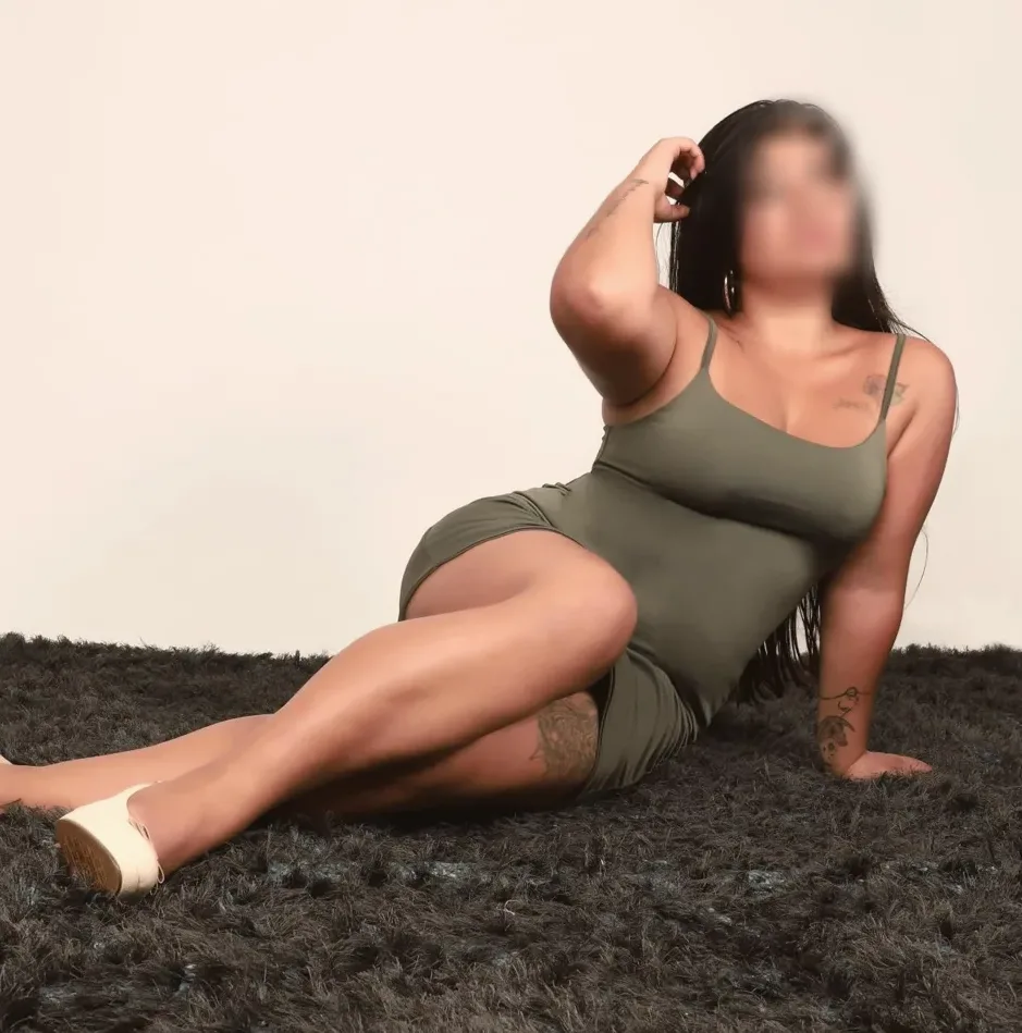 Selma, 25